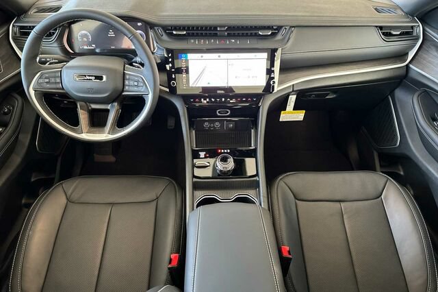 New 2026 Jeep Grand Cherokee Limited AWD/4WD image 10