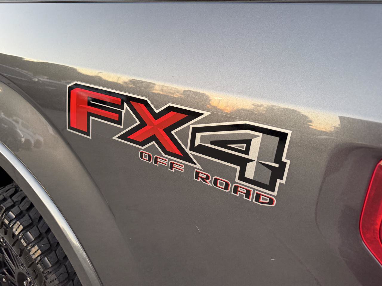 Used 2018 Ford F150 Platinum w/ Equipment Group 701A Luxury AWD/4WD image 14