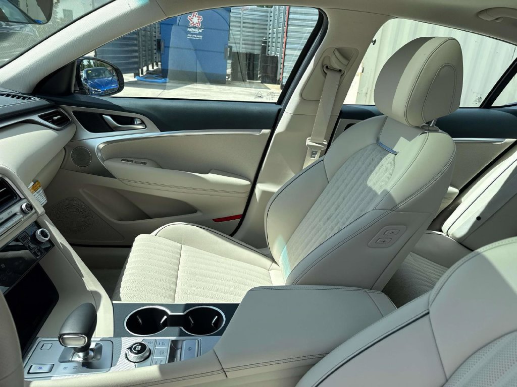 Used 2026 Genesis G70 2.5T Prestige RWD image 18