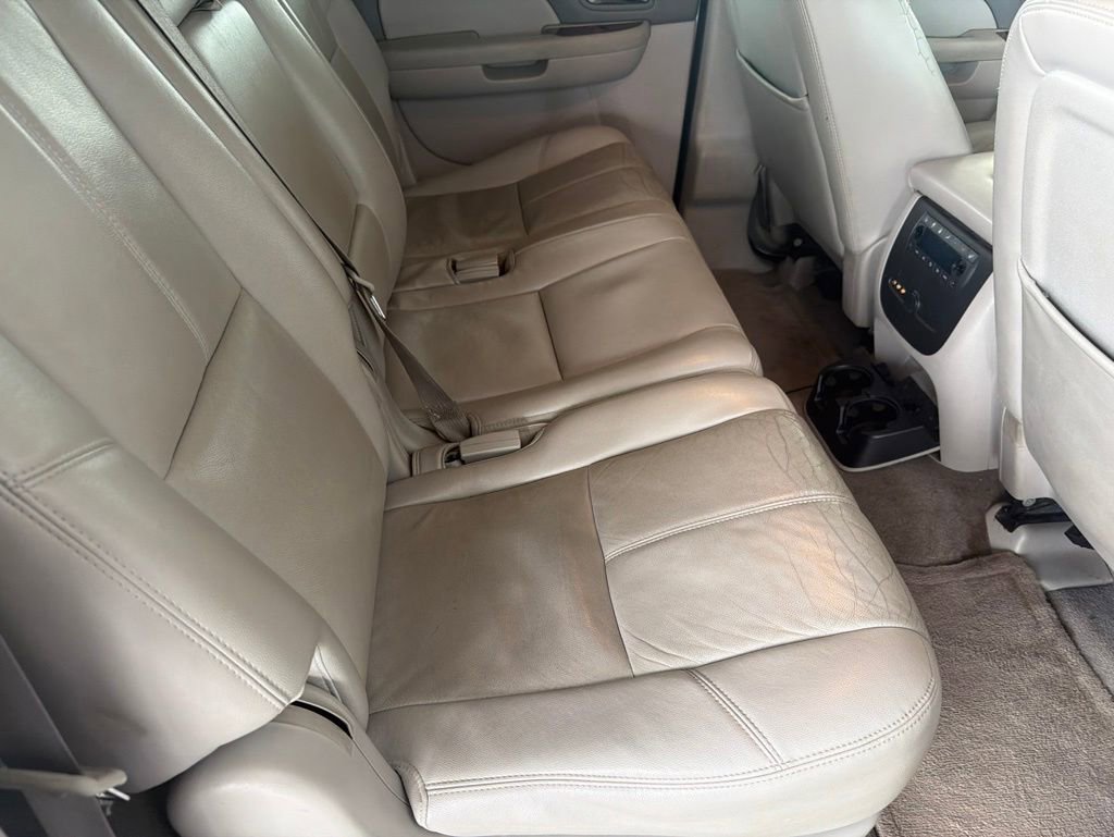 Used 2012 Chevrolet Suburban LT w/ Luxury Package RWD image 11