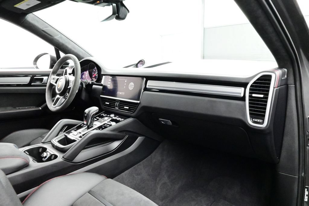 Certified 2023 Porsche Cayenne GTS AWD/4WD image 18