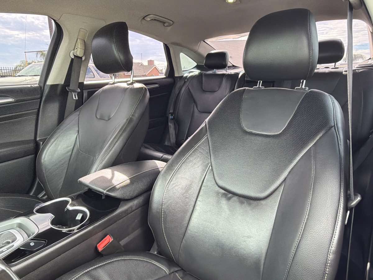 Used 2013 Ford Fusion Titanium FWD image 9