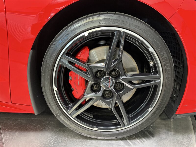 Used 2022 Chevrolet Corvette Stingray Coupe w/ Z51 2LT w/ Z51 Performance Package RWD image 10