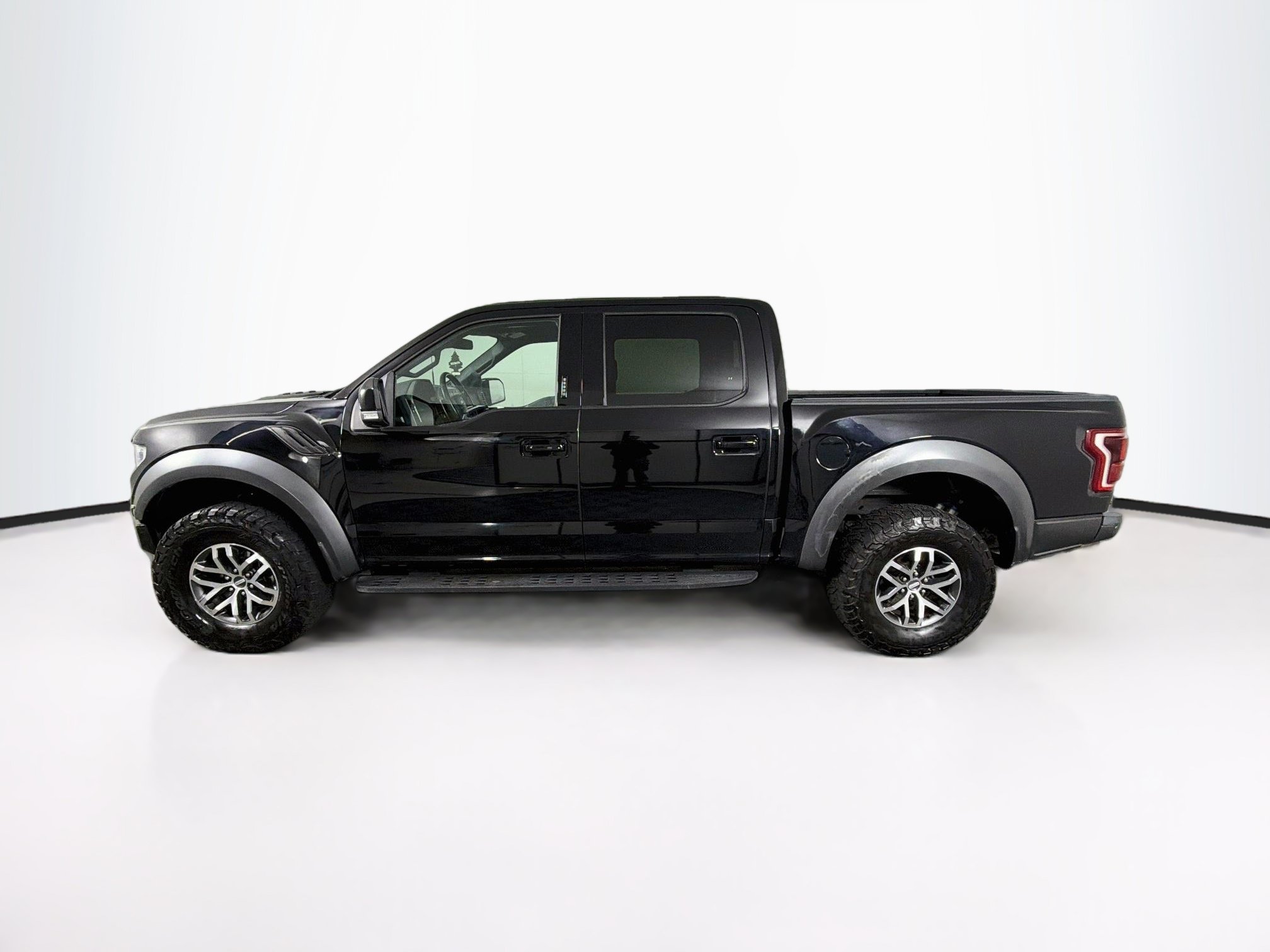 Used 2018 Ford F150 Raptor w/ Equipment Group 802A Luxury AWD/4WD image 4