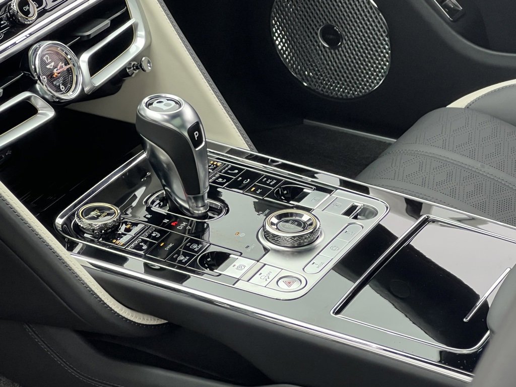 Used 2025 Bentley Flying Spur Speed image 35