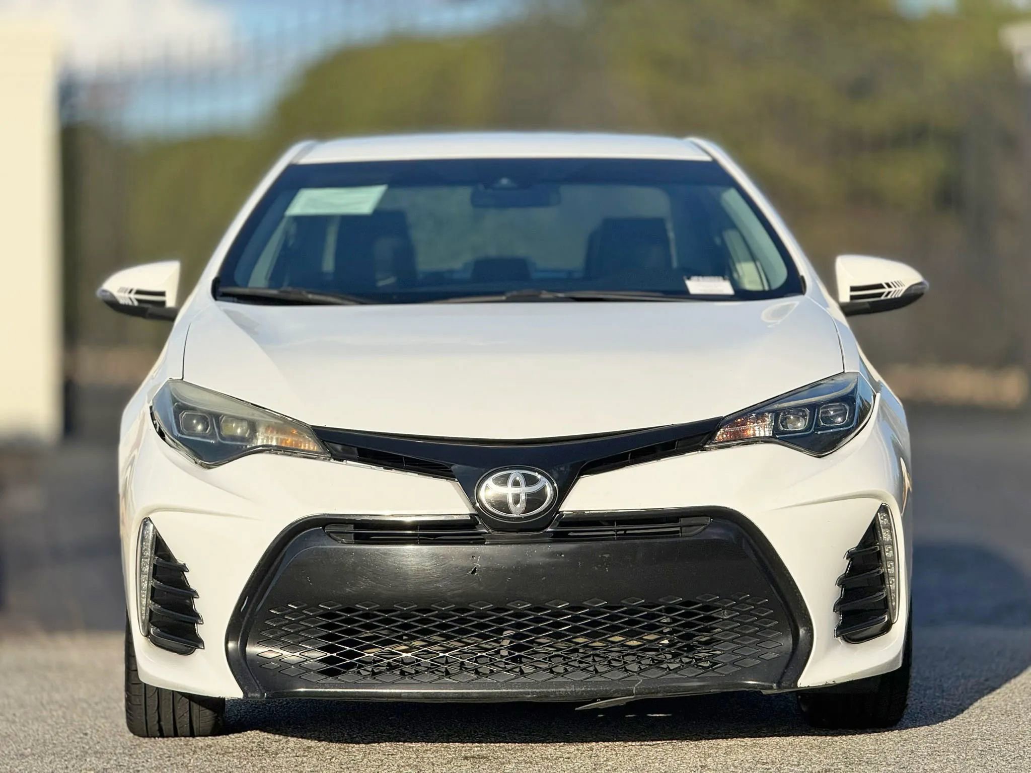 Used 2018 Toyota Corolla SE image 3