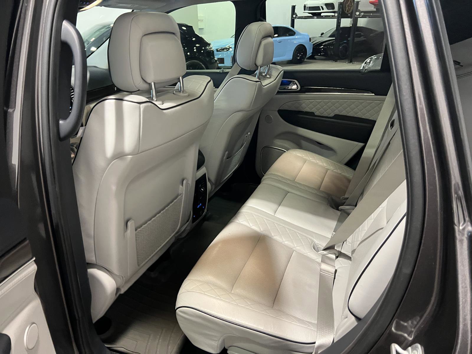 Used 2020 Jeep Grand Cherokee Summit image 30