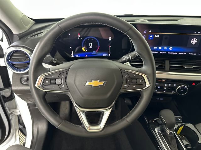 Used 2024 Chevrolet Trax LT w/ Driver Confidence Package image 14