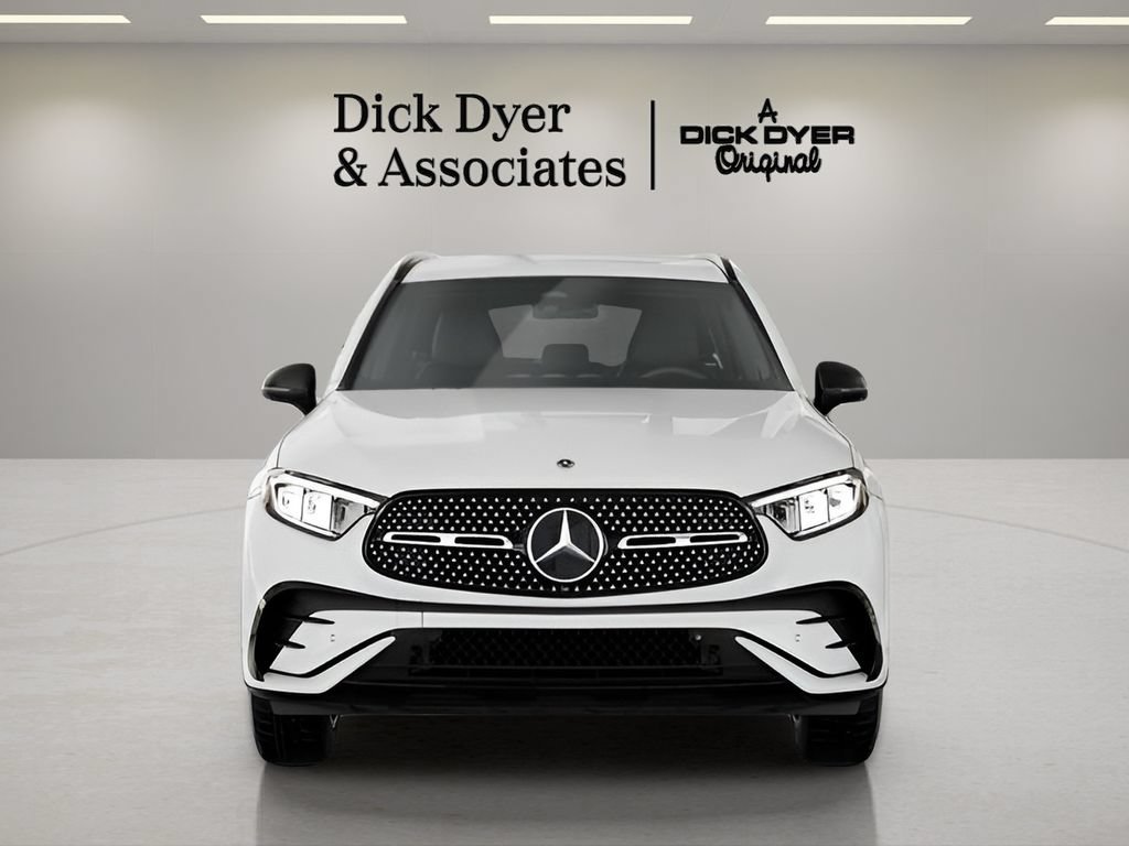 Used 2026 Mercedes-Benz GLC 300 image 3