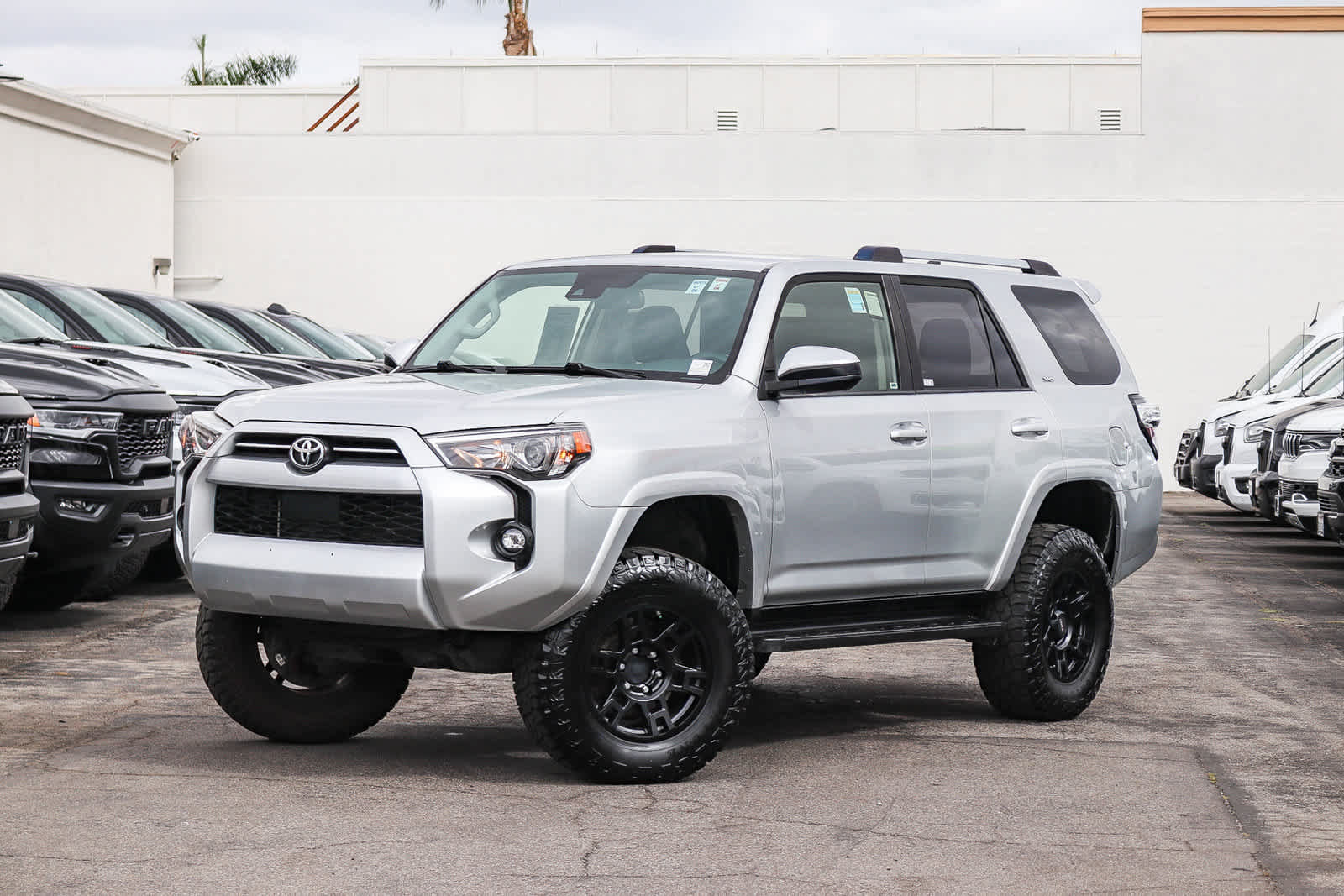 Used 2021 Toyota 4Runner SR5 AWD/4WD image 1