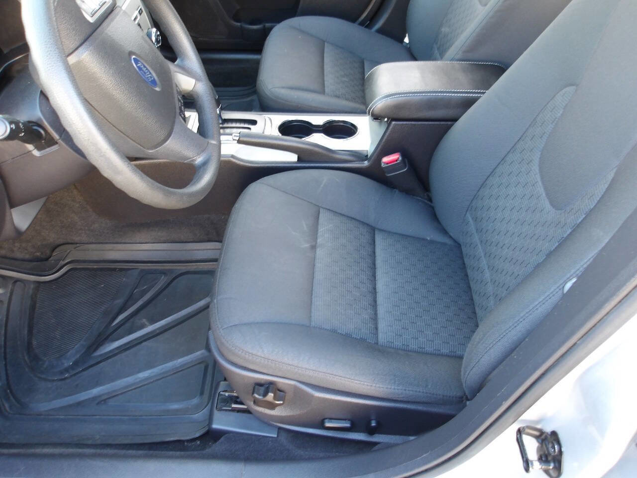 Used 2011 Ford Fusion SE w/ 202A Rapid Spec Order Code FWD image 6