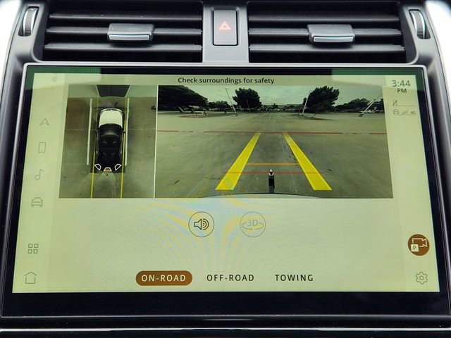 Used 2023 Land Rover Discovery HSE R-Dynamic AWD/4WD image 17