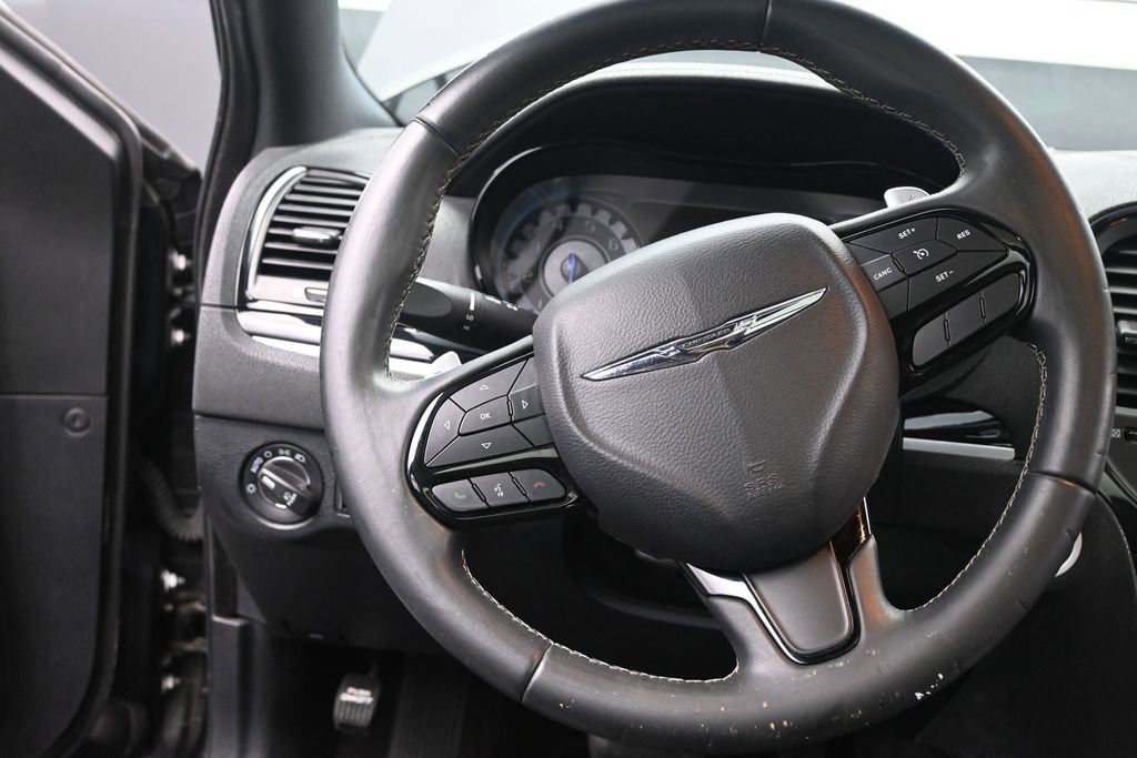 Used 2017 Chrysler 300 S w/ 300S Premium Group AWD/4WD image 27