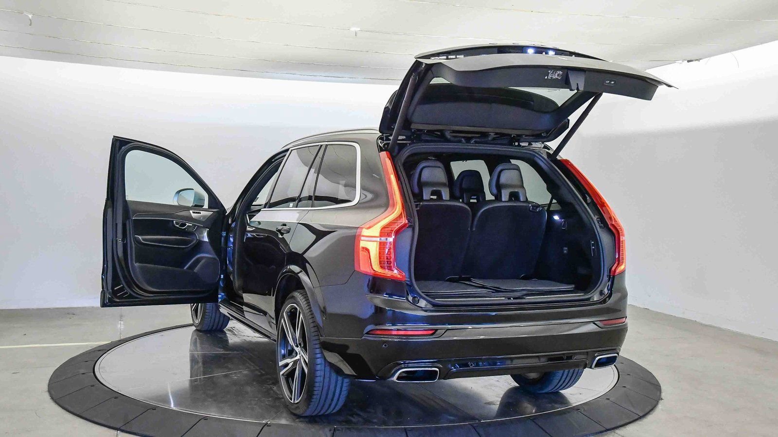 Used 2019 Volvo XC90 T8 R-Design w/ Advanced Package image 39