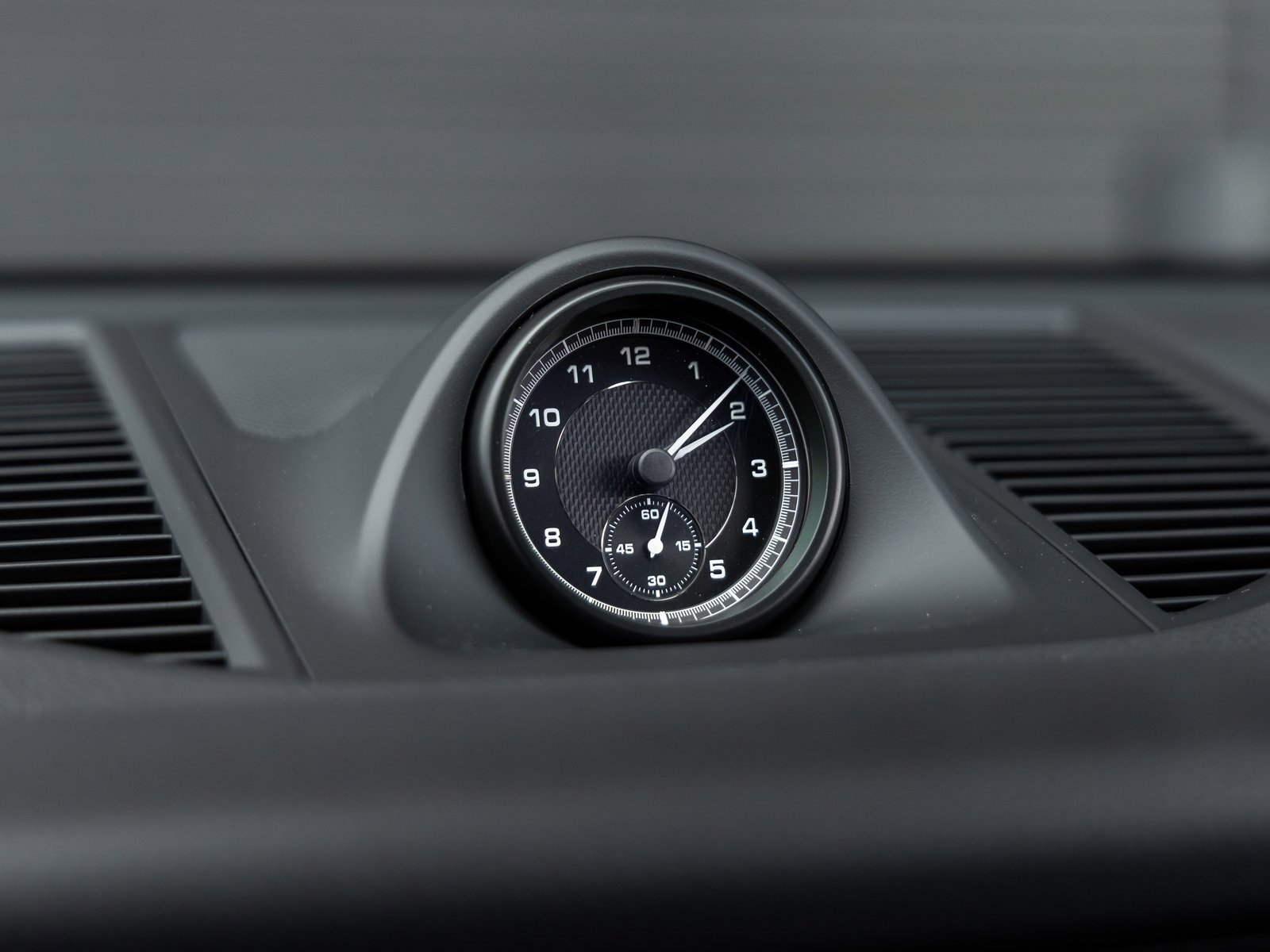 Used 2025 Porsche Macan image 28