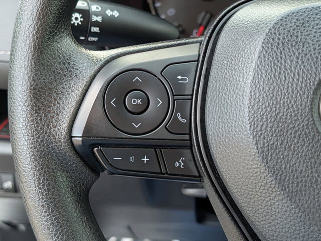 Used 2022 Toyota RAV4 LE image 21