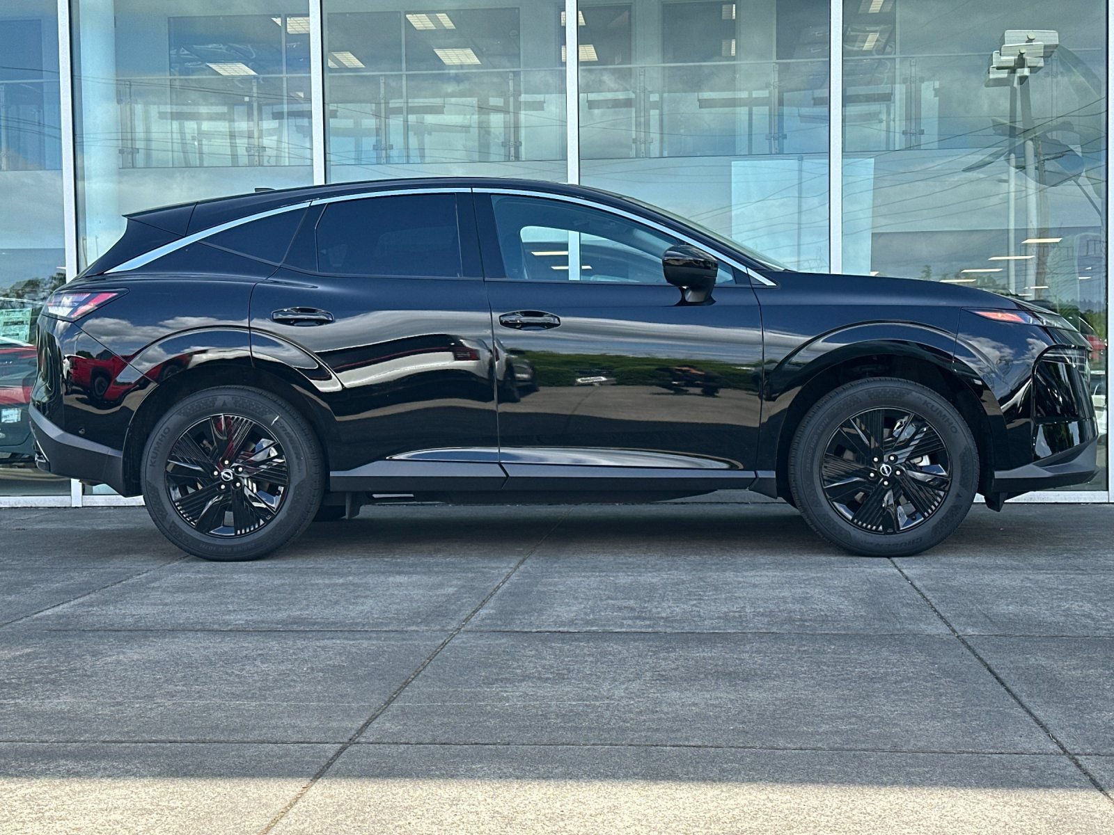 Certified 2025 Nissan Murano SV AWD/4WD image 2