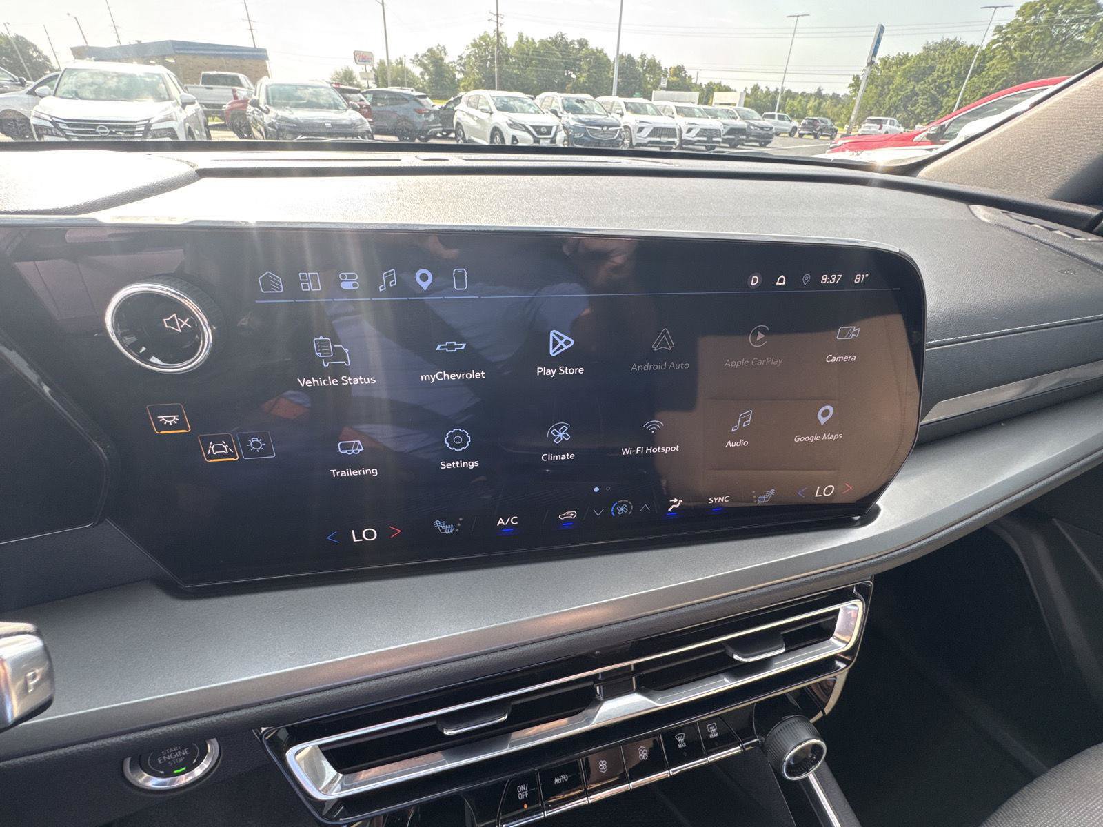 Used 2026 Chevrolet Traverse LT w/ Driver Confidence Package FWD image 23