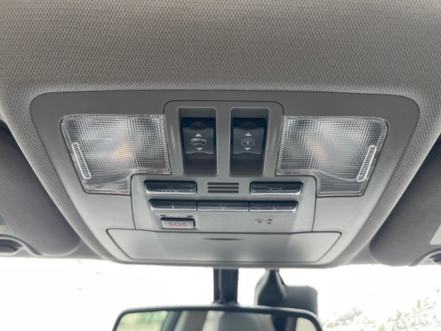 Used 2014 Toyota Highlander Limited Platinum AWD/4WD image 28
