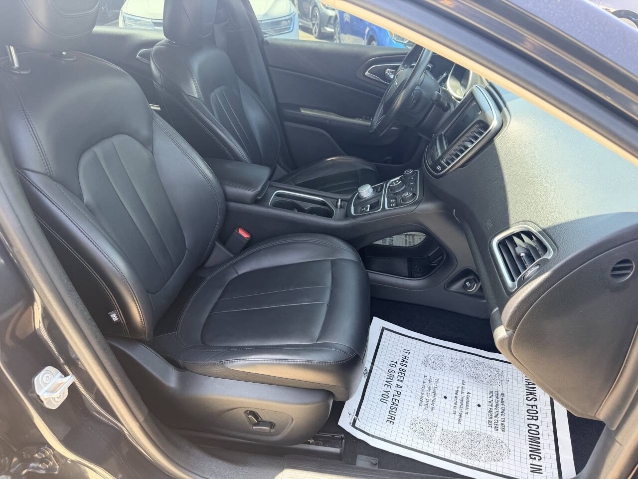 Used 2017 Chrysler 200 Limited Platinum w/ Comfort & Convenience Group FWD image 22