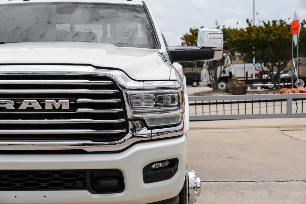 Used 2023 RAM 3500 Limited AWD/4WD image 57
