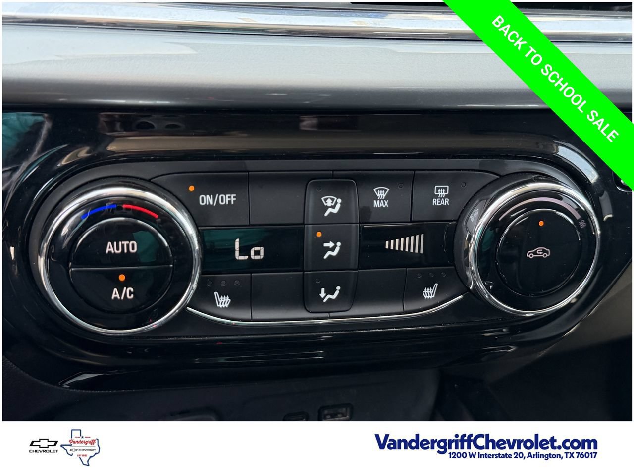 Used 2025 Chevrolet Trax LT w/ LT Convenience Package FWD image 18