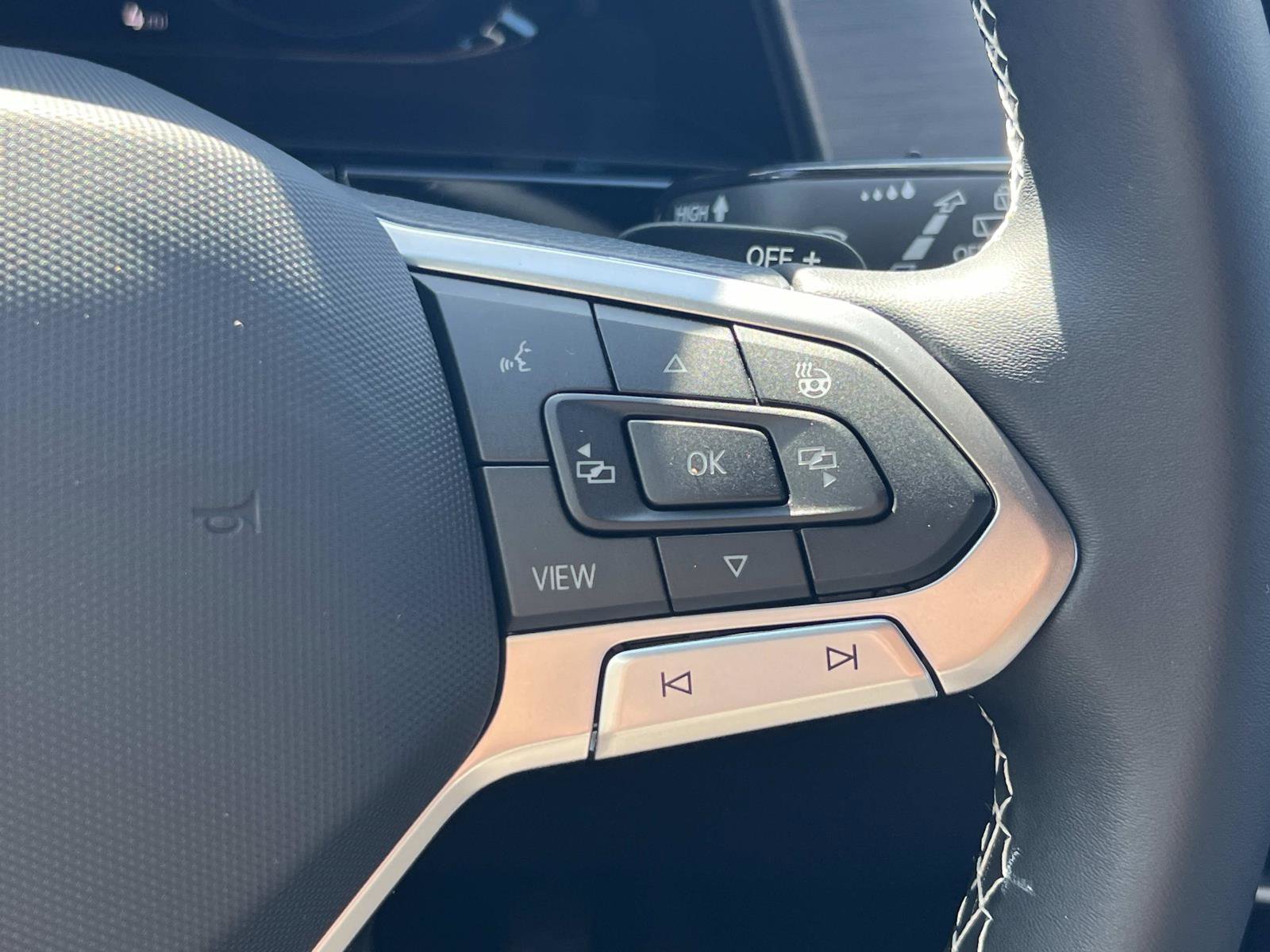 New 2026 Volkswagen Atlas Cross Sport SE image 8