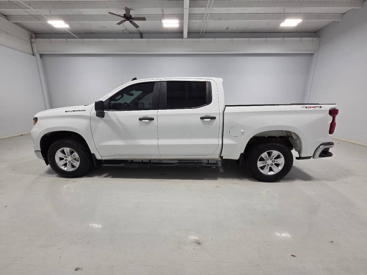 Used 2023 Chevrolet Silverado 1500 W/T w/ Trailering Package AWD/4WD image 6