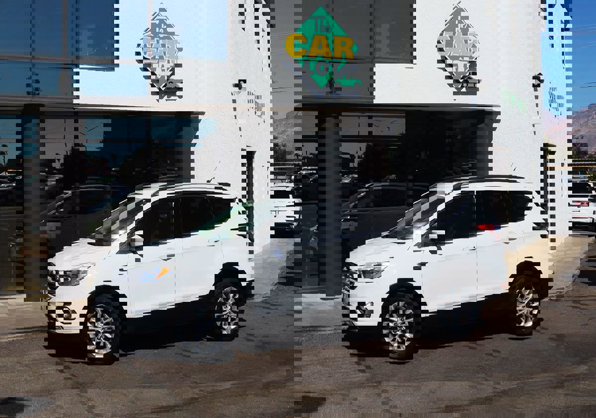 Used 2018 Ford Escape SE image 4