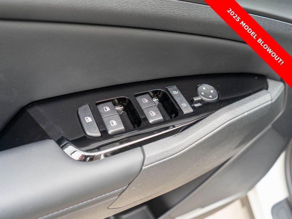 Used 2025 Kia Sportage EX image 26