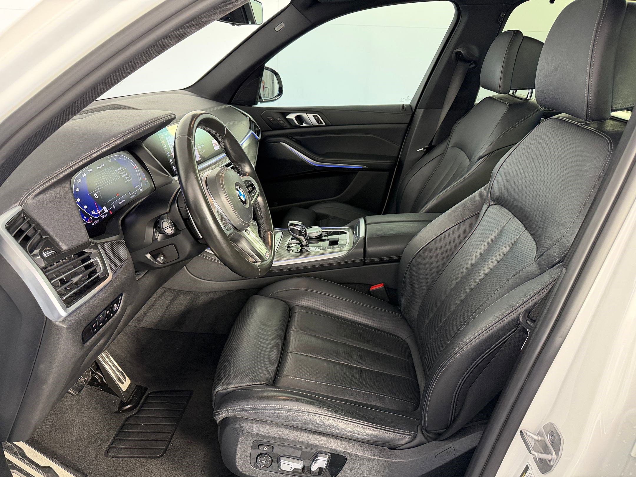 Used 2022 BMW X5 sDrive40i w/ M Sport Package RWD image 5
