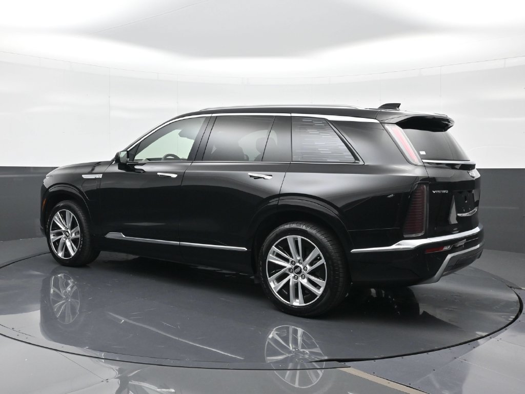 Certified 2026 Cadillac Vistiq Luxury AWD/4WD image 3