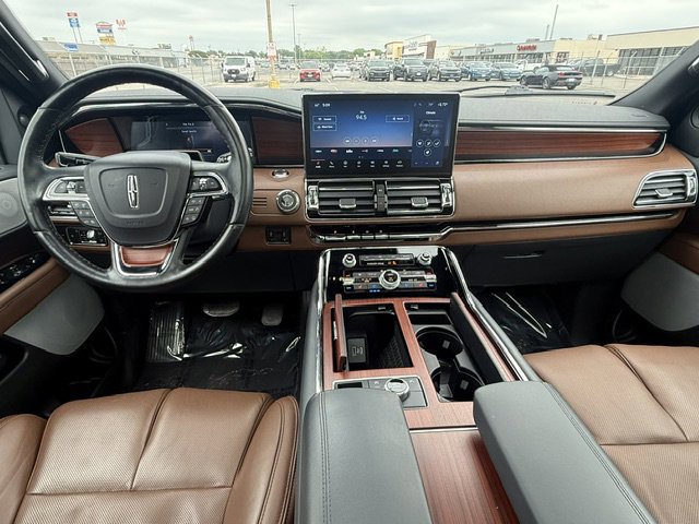 Used 2023 Lincoln Navigator Reserve AWD/4WD image 20