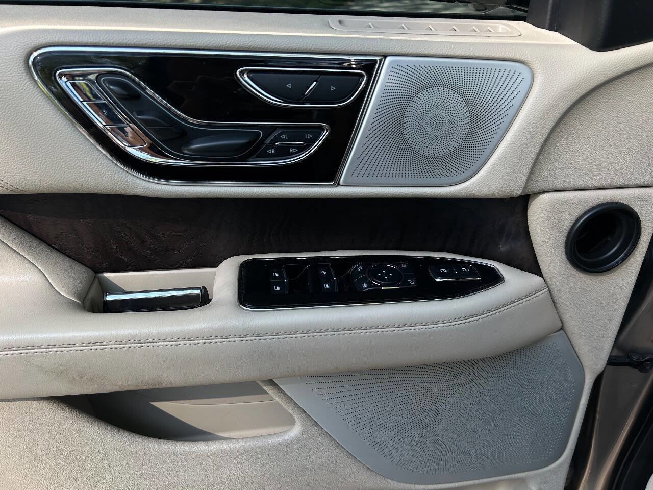 Used 2018 Lincoln Navigator Reserve w/ Technology Package image 8