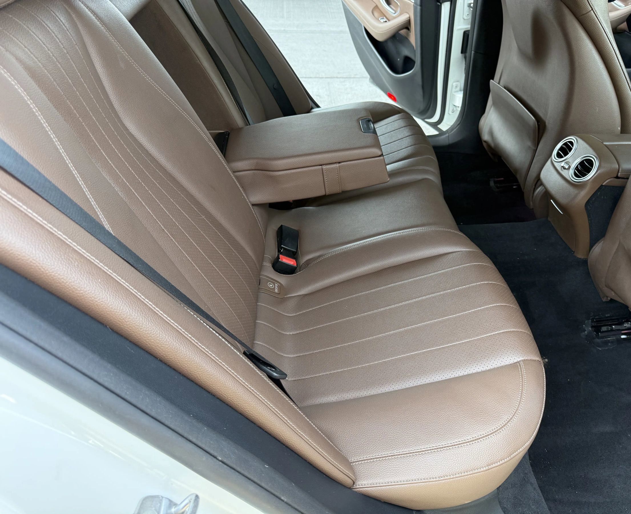 Used 2017 Mercedes-Benz E 300 image 17