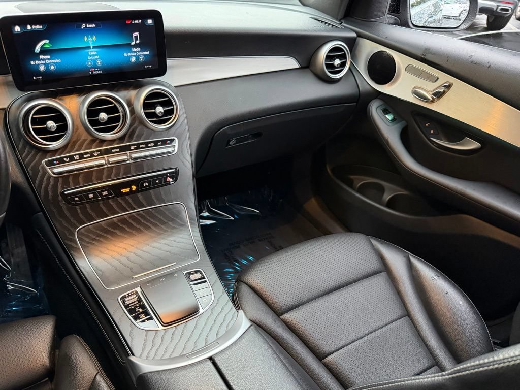 Used 2021 Mercedes-Benz GLC 300 image 42