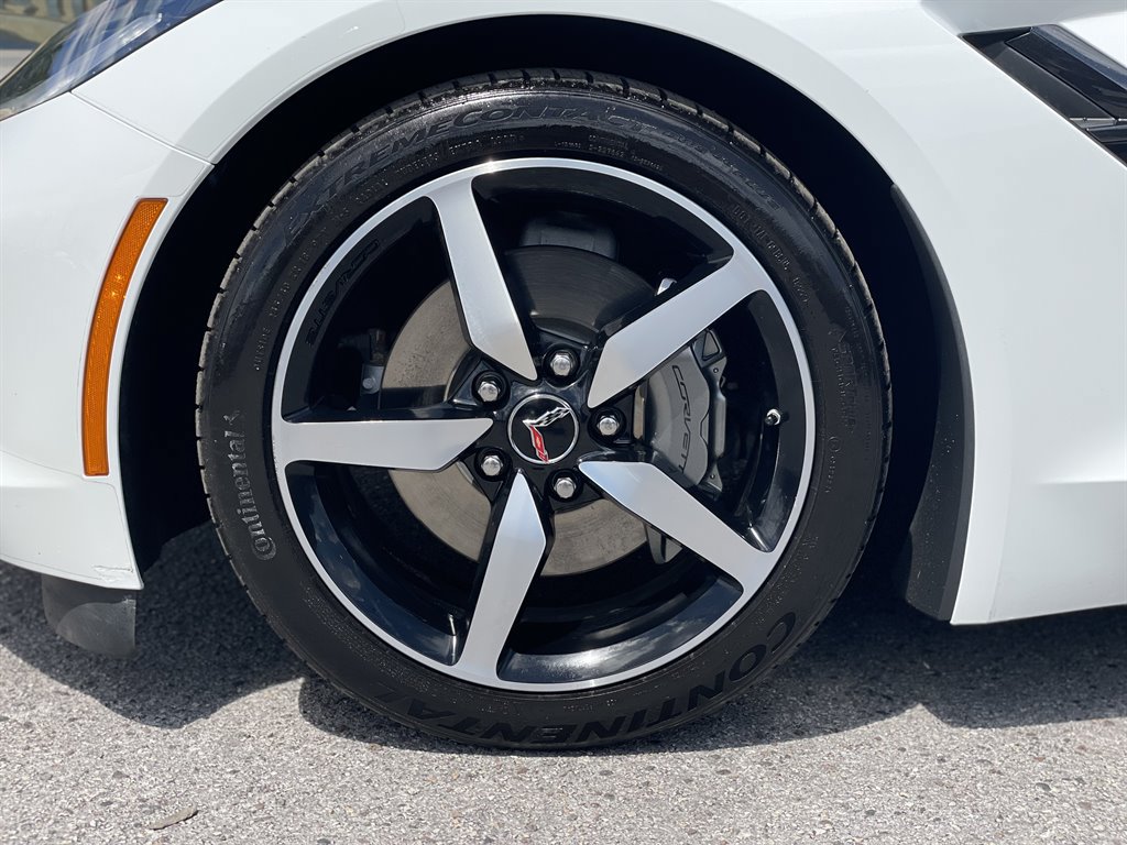 Used 2015 Chevrolet Corvette Stingray Convertible w/ 3LT Preferred Equipment Group RWD image 31