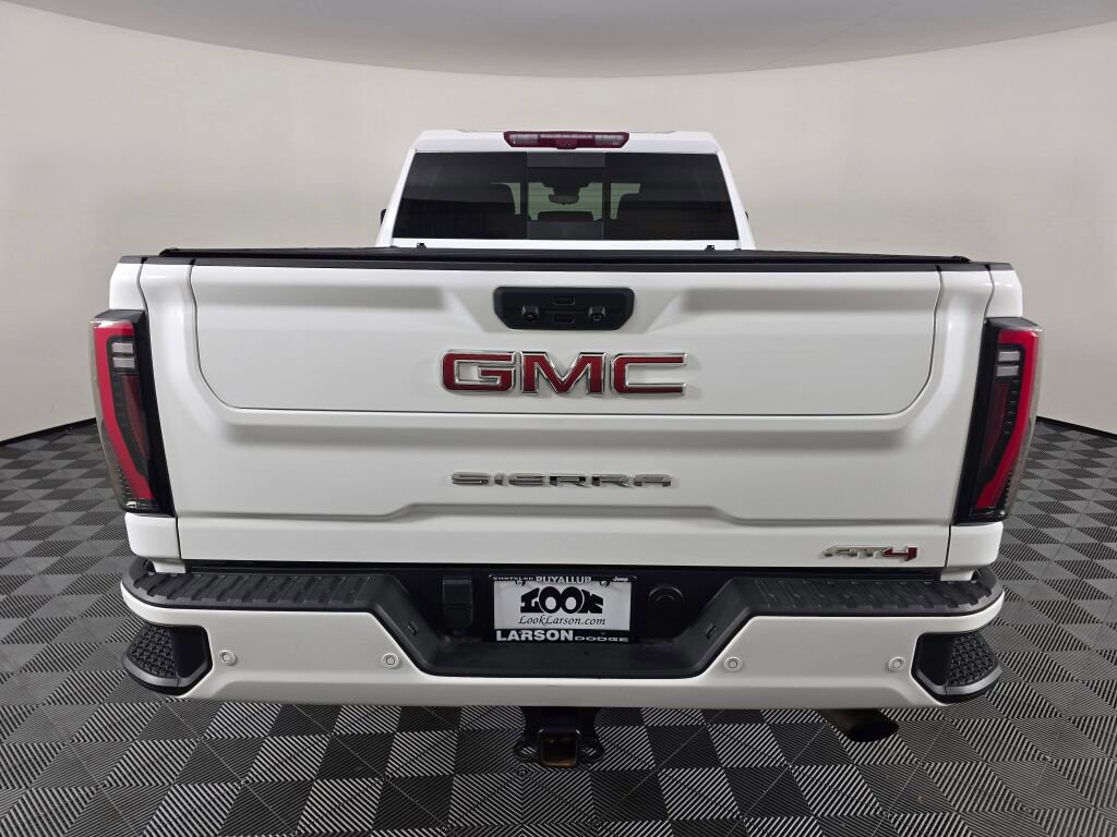 Used 2024 GMC Sierra 2500 AT4 w/ AT4 Premium Plus Package image 3