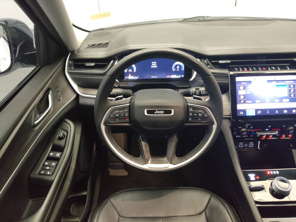 Used 2023 Jeep Grand Cherokee Limited w/ Black Appearance Package AWD/4WD image 22
