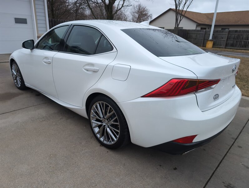 Used 2017 Lexus IS 200t image 5