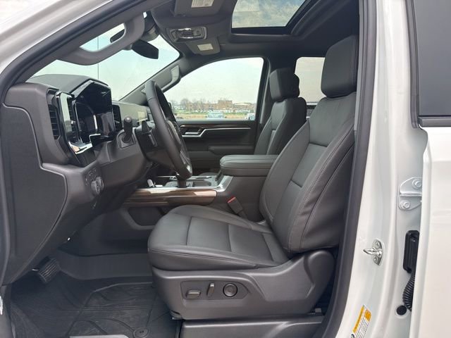 New 2026 Chevrolet Silverado 1500 RST w/ Redline Edition AWD/4WD image 16