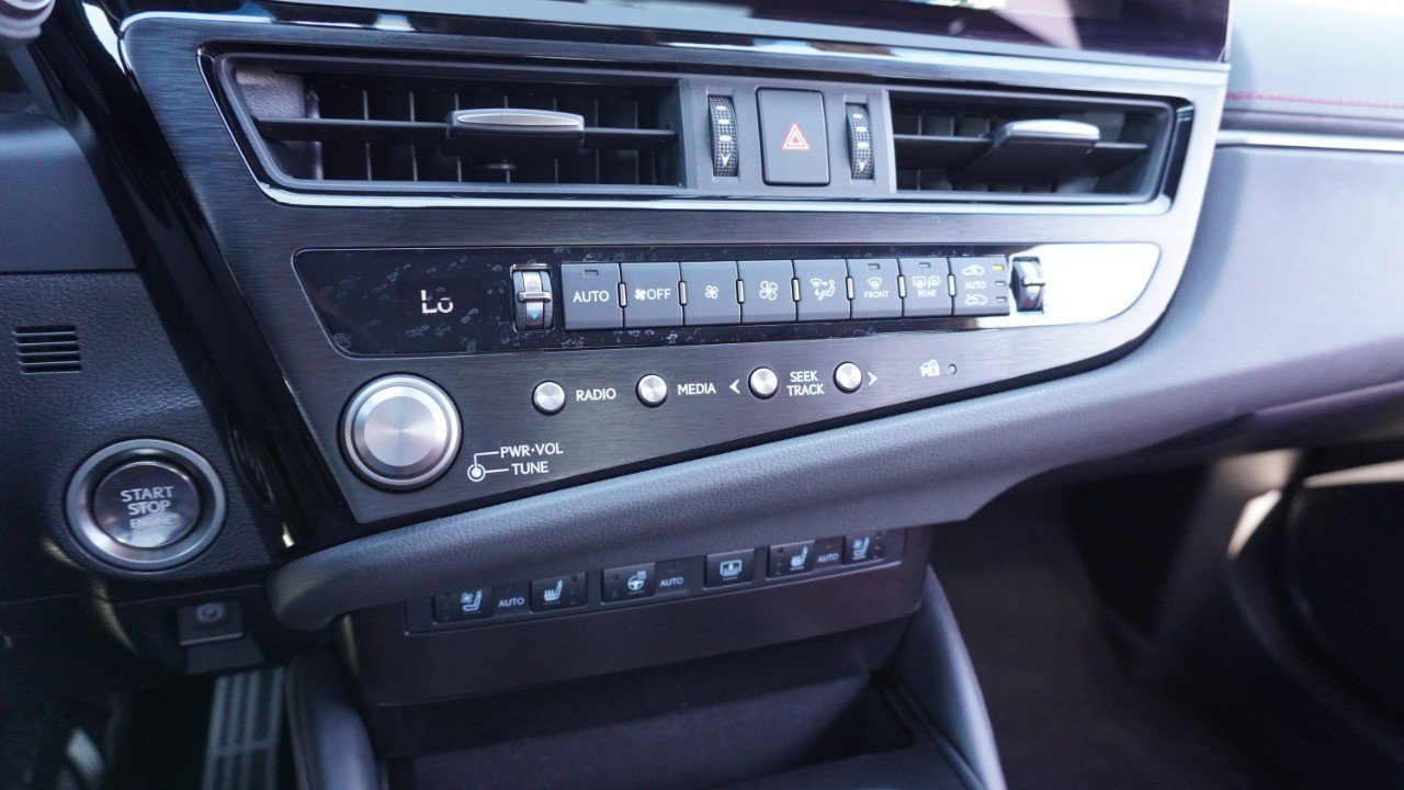 Certified 2024 Lexus ES 350 F Sport w/ Accessory Package (Z2) FWD image 19