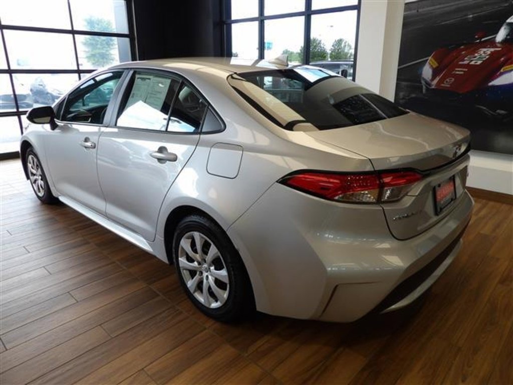 Used 2022 Toyota Corolla LE image 8