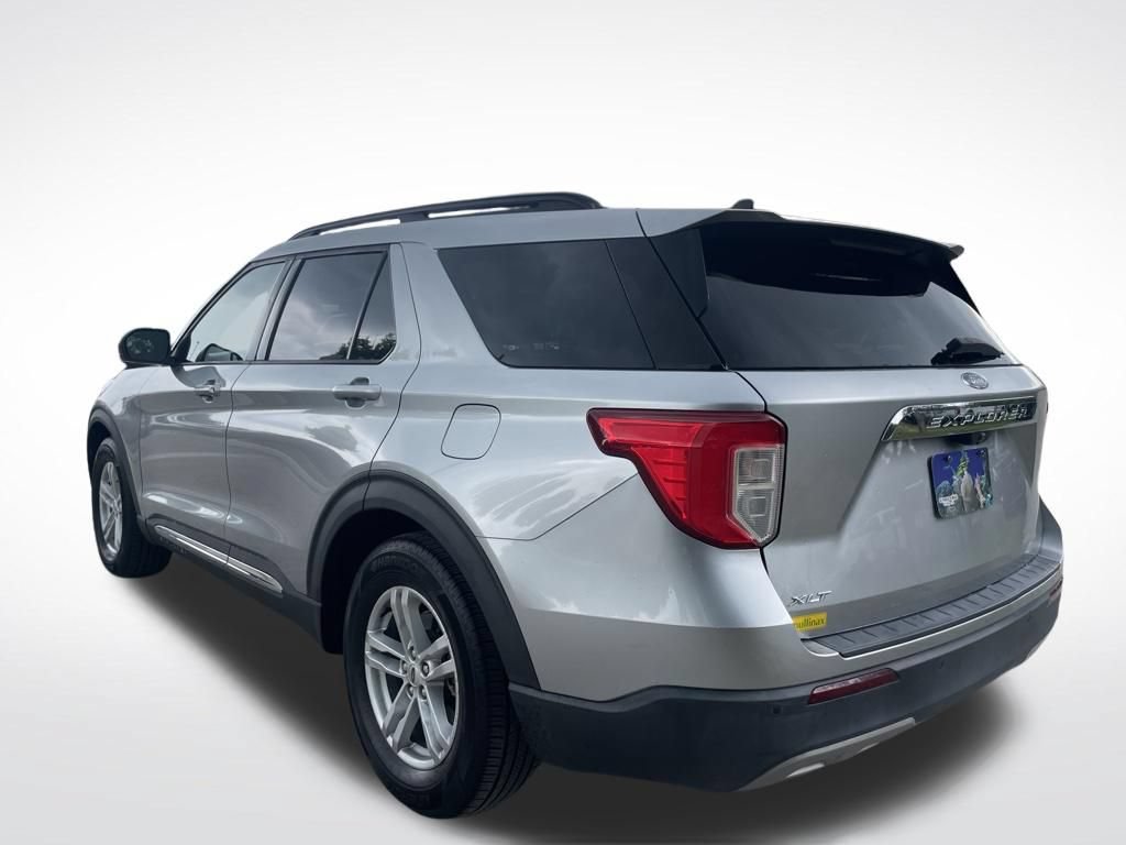 Used 2021 Ford Explorer XLT w/ Equipment Group 202A RWD image 5
