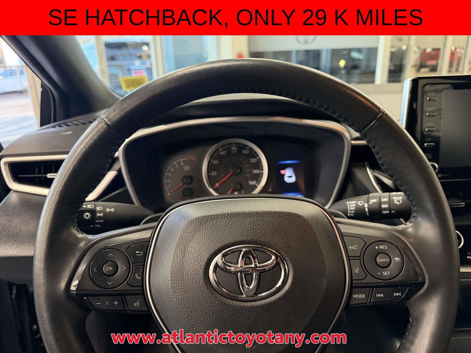 Used 2022 Toyota Corolla SE w/ SE Preferred Package image 25