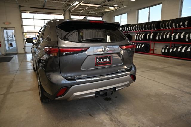 Used 2025 Toyota Highlander Platinum AWD/4WD image 7