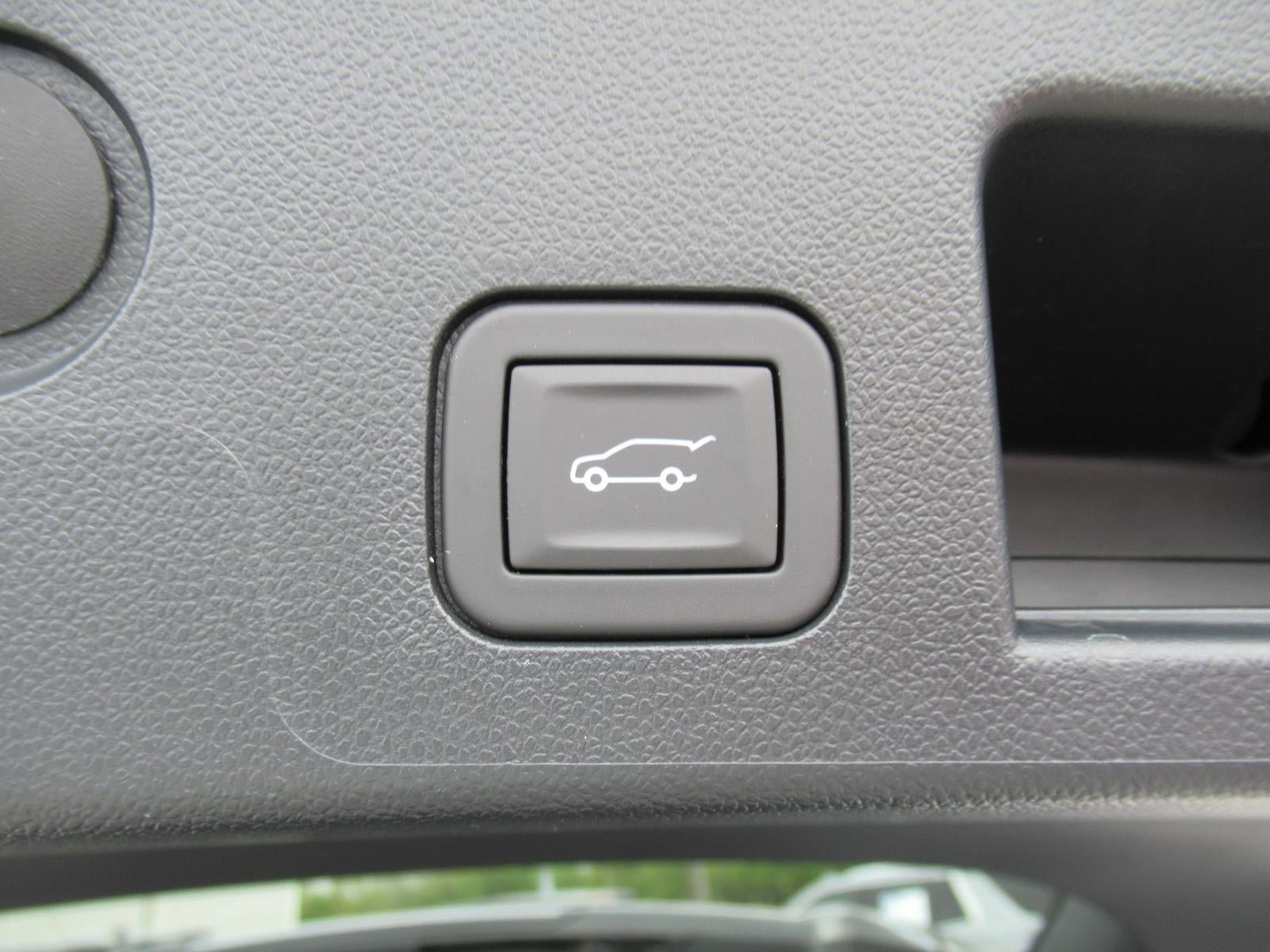 Used 2025 GMC Terrain Elevation w/ Elevation Premium Package AWD/4WD image 30
