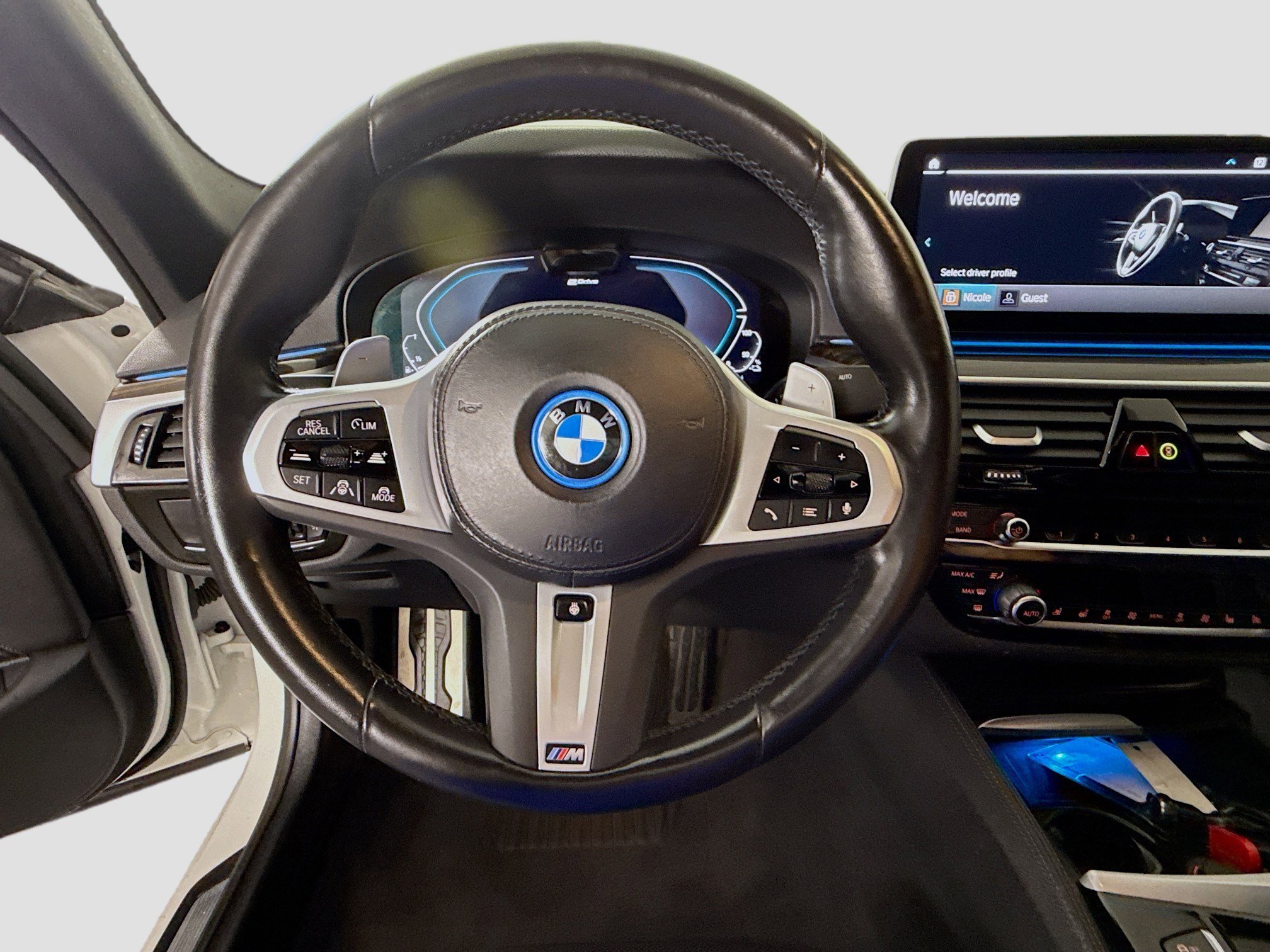 Used 2023 BMW 530e w/ M Sport Package image 13