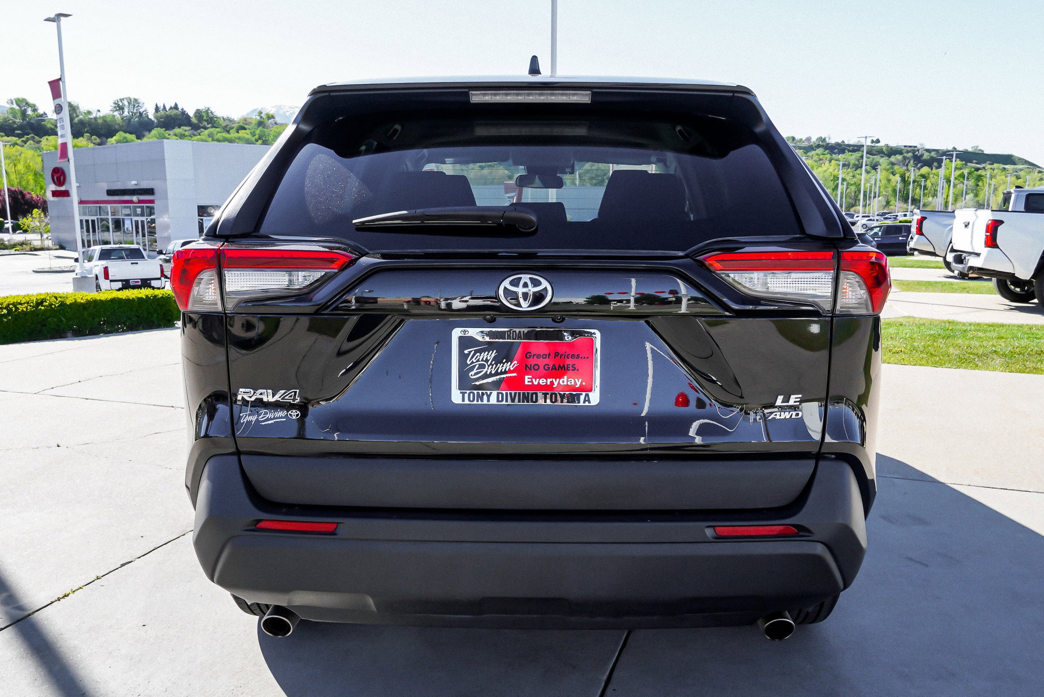 Certified 2024 Toyota RAV4 LE AWD/4WD image 7