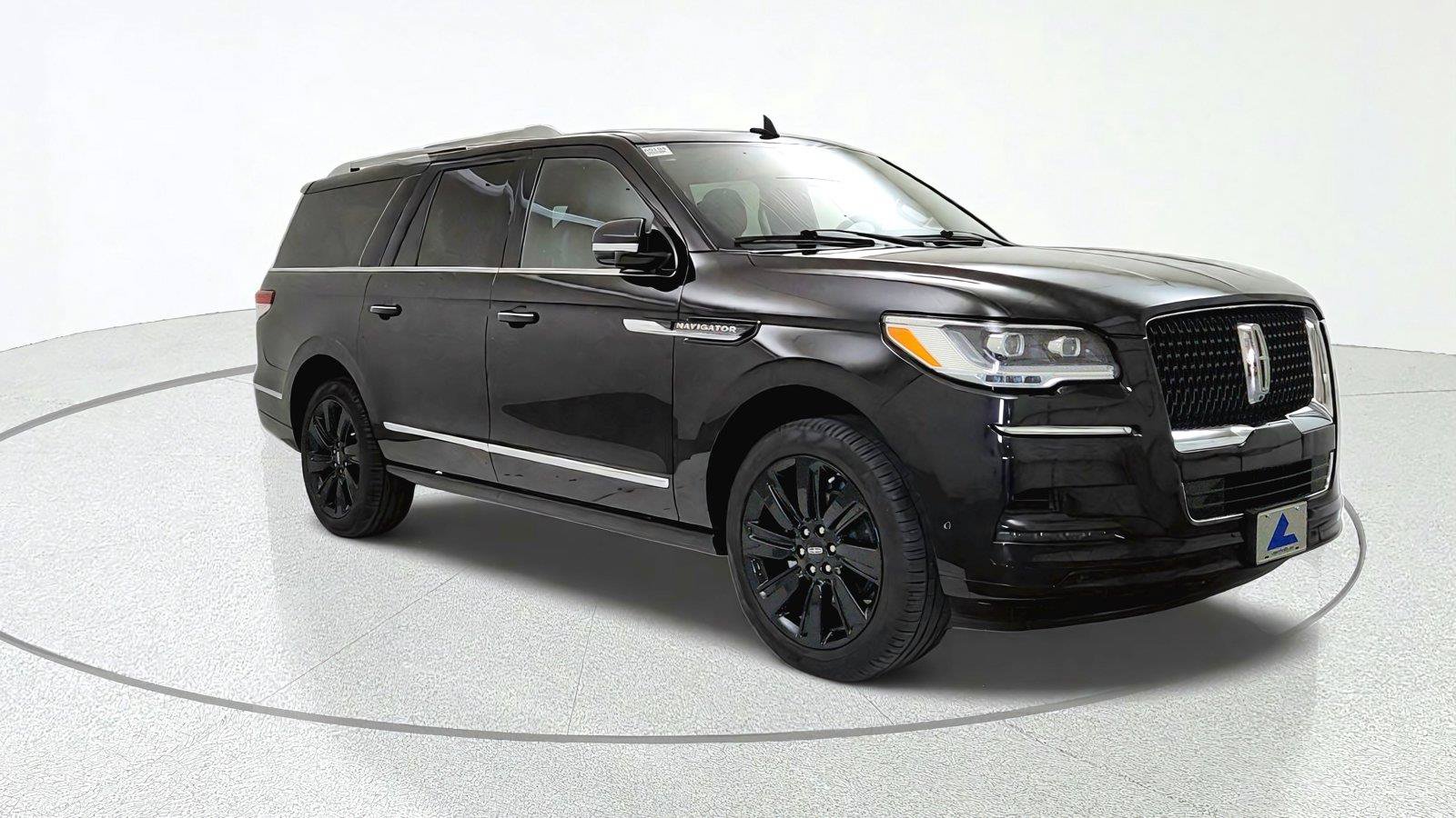 Used 2024 Lincoln Navigator L Reserve AWD/4WD image 1